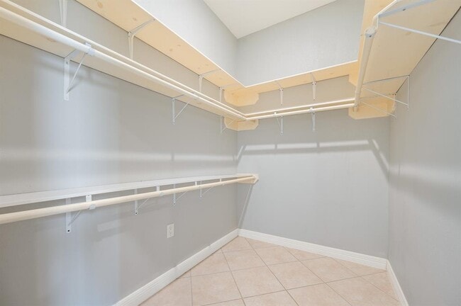 Building Photo - 13819 Lakeview Meadow Dr