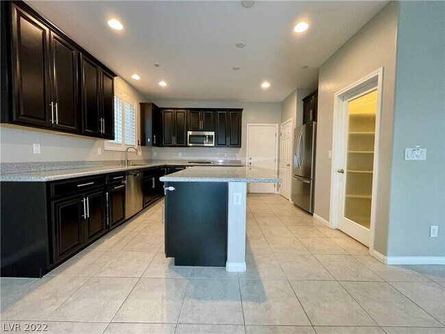 Building Photo - 354 Mezzaforte St