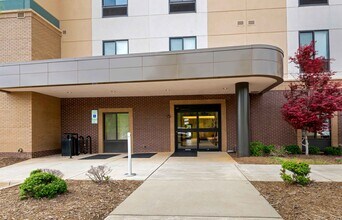 Building Photo - Furnished Studio-Rock Hill