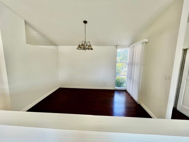 Building Photo - Spacious 3 bedroom 2 bathroom home in Birdland neighborhood.. Huge backyard,  Solar, AC EV plug