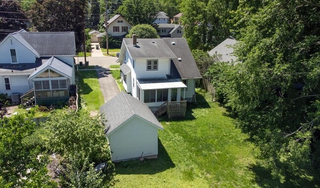 Building Photo - 3 Bedroom, 1 Bathroom Single-Family Home!