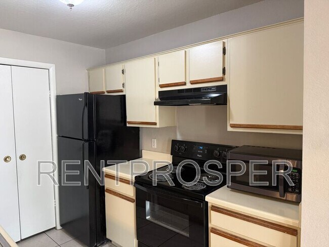 Building Photo - 5545 Devonbriar Way