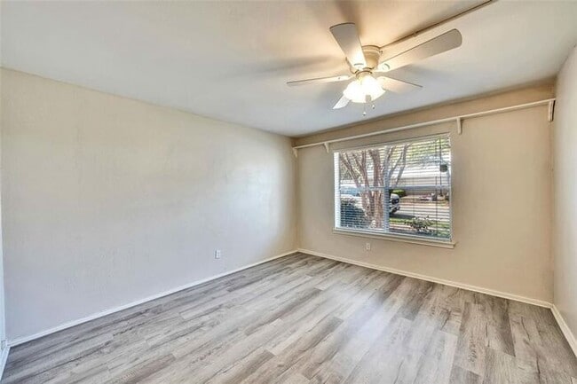 Building Photo - 8219 Summer Side Dr