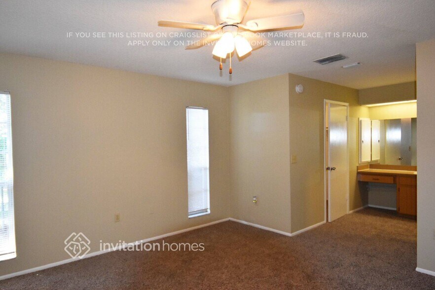 Building Photo - 1645 Sailpoint Dr