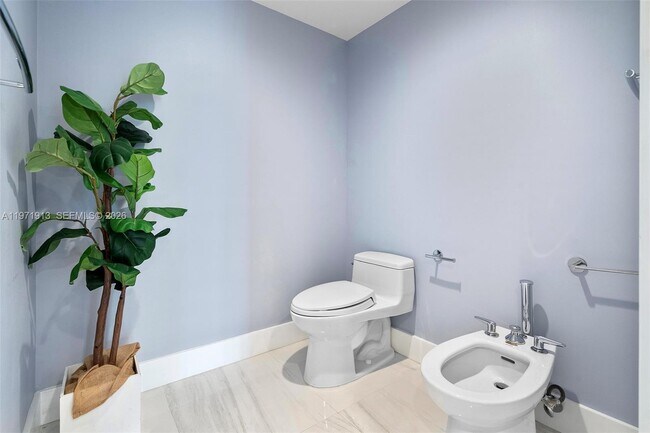 Building Photo - 226 Ocean Dr