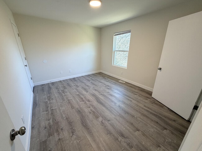 Building Photo - 1701 Hanover Blvd