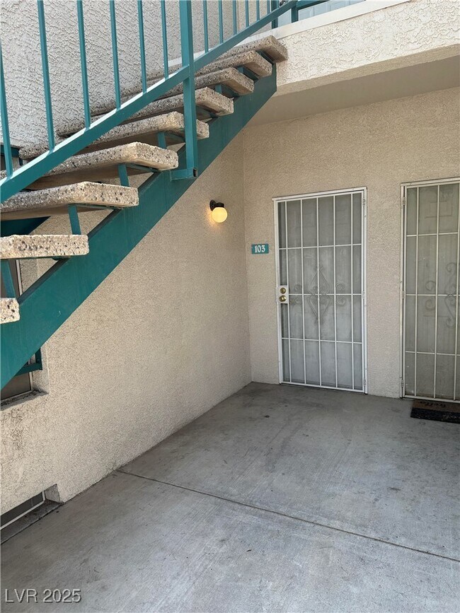 Building Photo - 5151 S Lindell Rd