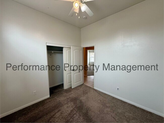 Building Photo - Cute 3 Bed/2 Bath SW Bakersfield Home w/ Solar, RBP & $0 Deposit Option