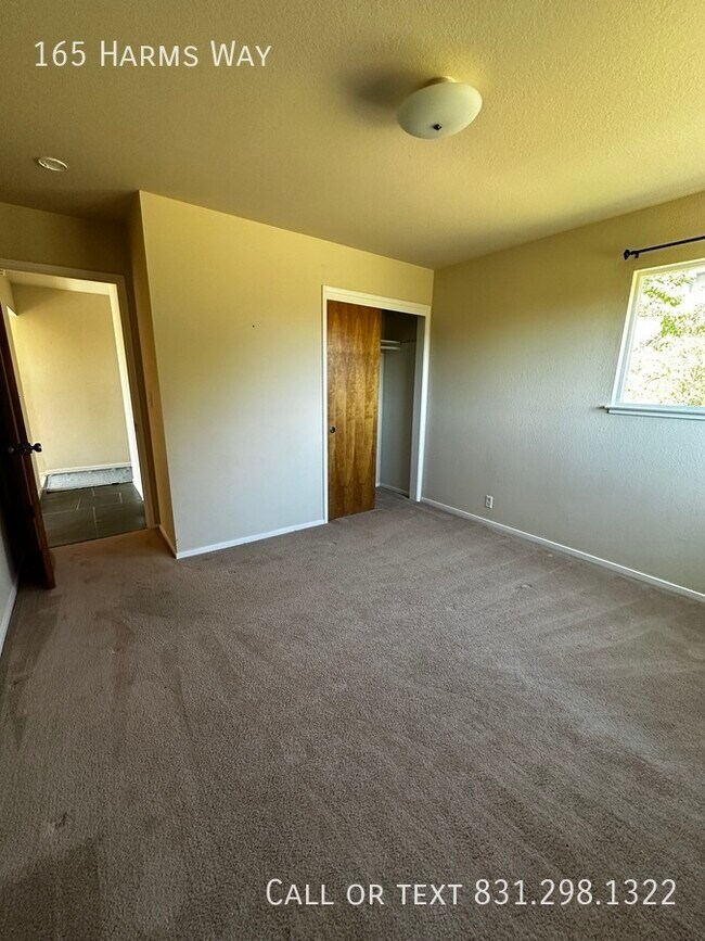 Building Photo - Expansive 4 Bed, 2 Bath La Selva Beach Hom...