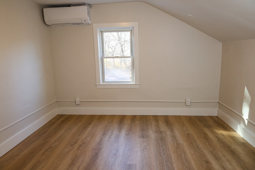 Building Photo - 69 Mechanic St