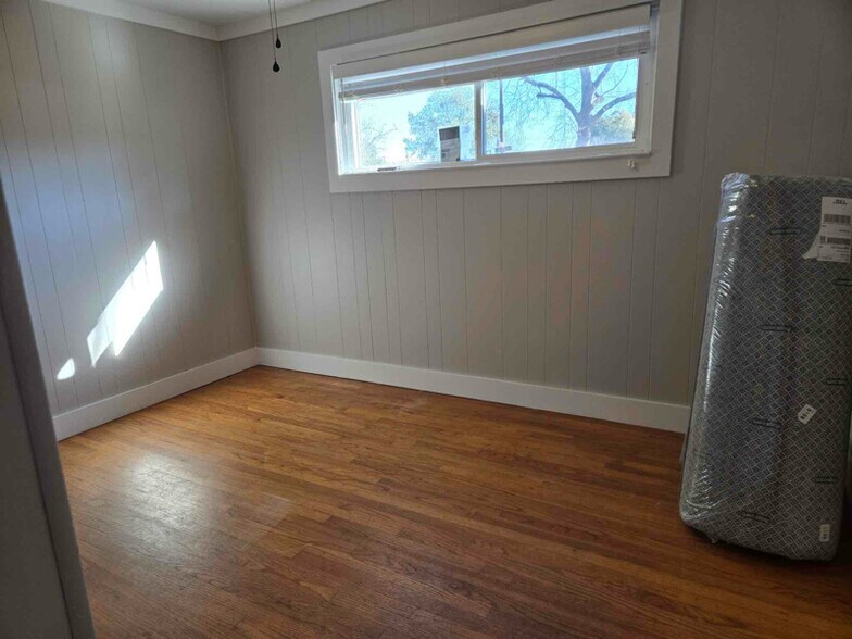 Primary Photo - 10 S 12th St