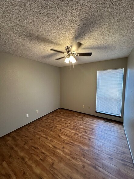 Building Photo - 6816 Bear Canyon Dr