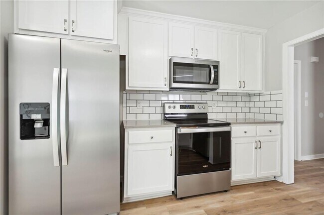 Building Photo - 2335 Winthrope Way Dr