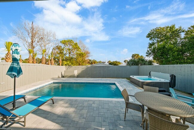 Building Photo - 238 Oleander Dr