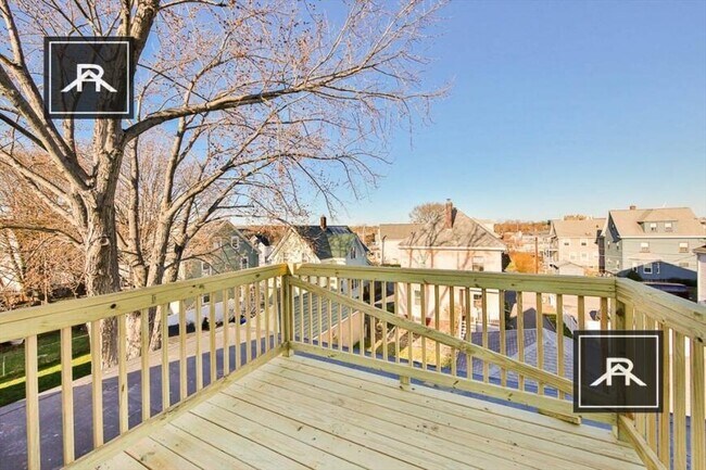 Building Photo - 6 bedroom in Medford MA 02155