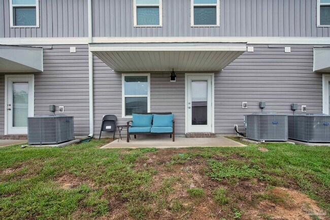 Building Photo - 6316 Grove Park Dr