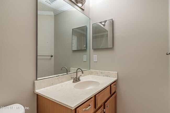 Building Photo - 1136 Hyacinth St