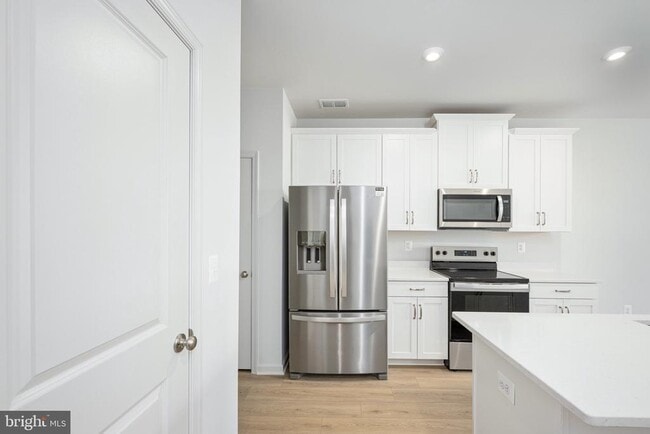 Building Photo - 2630 Neabsco Common Pl