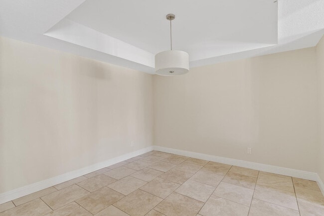 Building Photo - 2232 W Lindner Ave