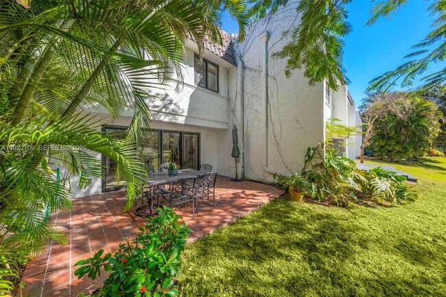 Building Photo - 9002 SW 62nd Terrace