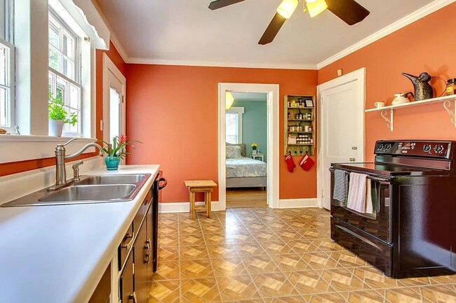 Building Photo - Charming 2 bedroom house in South Knox!