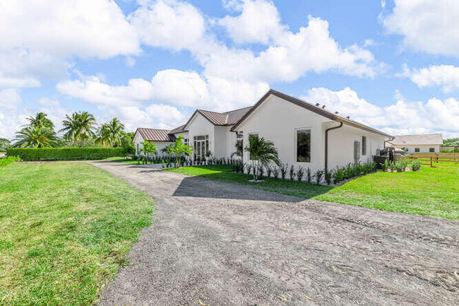 Building Photo - 2889 Appaloosa Trail