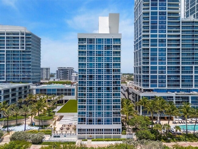 Building Photo - 6801 Collins Ave