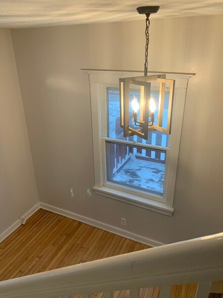 Foyer - 526 Fisher St