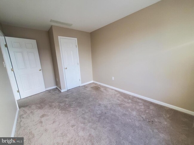 Building Photo - 132 Bay Hill Ln