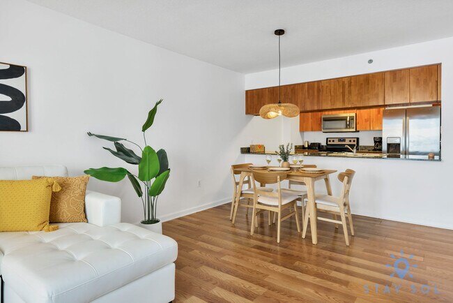 Building Photo - 1200 Brickell Bay Dr