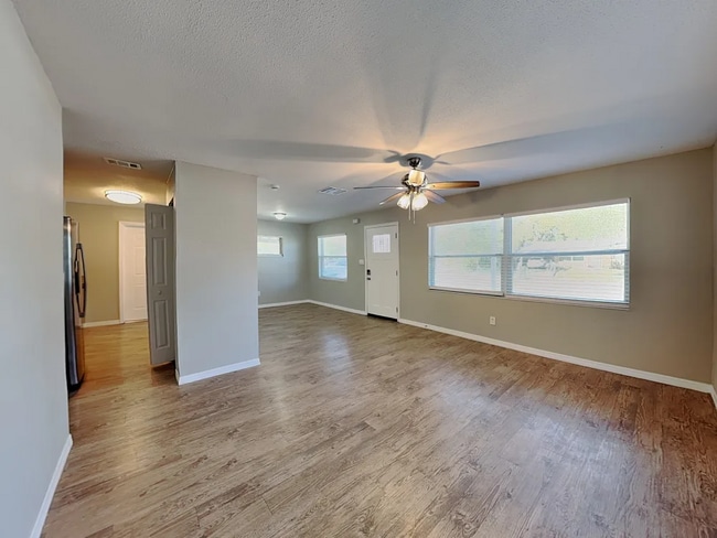 Building Photo - 4113 Lake Lawne Ave