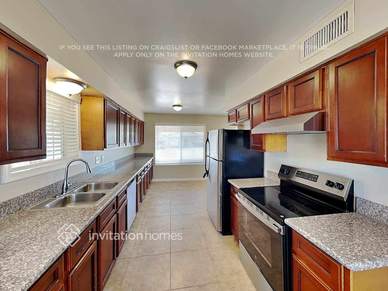 Building Photo - 2022 W Windrose Dr