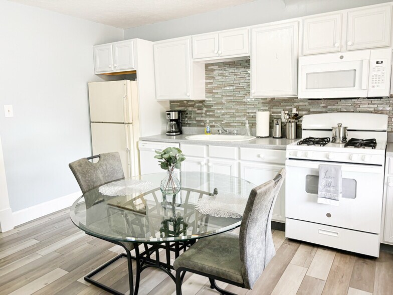 Building Photo - 3221 Herbert Ave