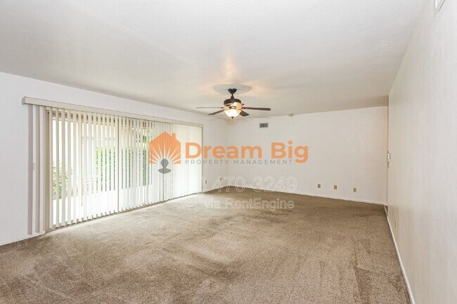 Building Photo - 5971 Sunland Pl