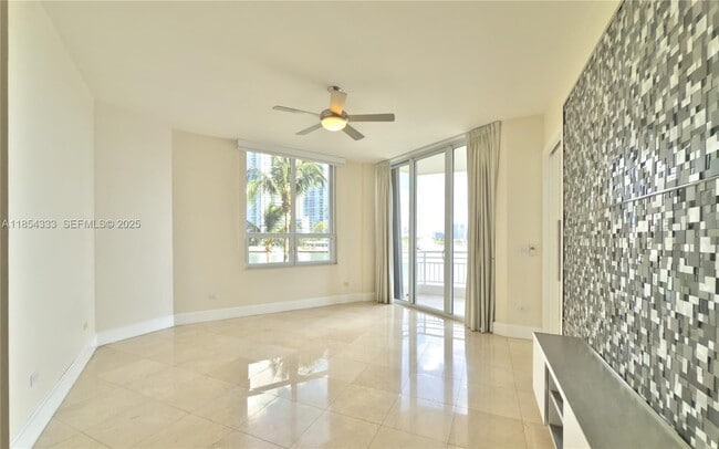 Building Photo - 848 Brickell Key Dr