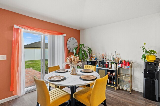 Building Photo - 701 Carlyle Wy