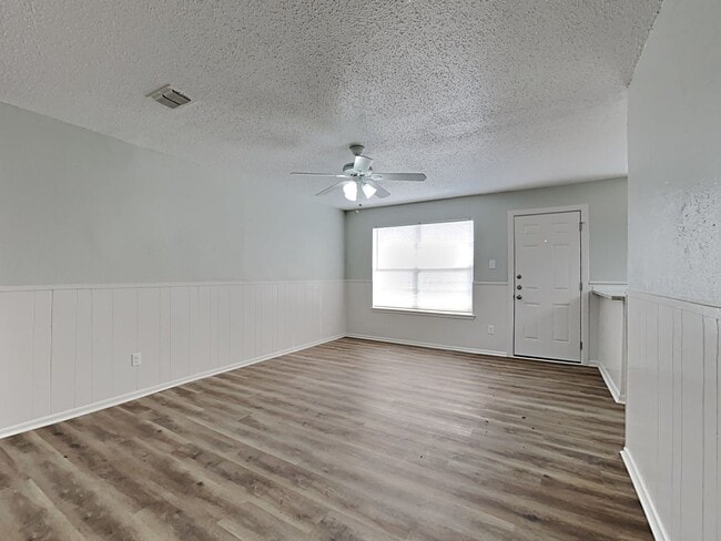 Building Photo - Newly Renovated Single Family Home | 3 BR/1.5BA | 1-Car Covered Parking | Gated backyard