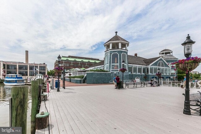 Building Photo - 718 Oronoco St