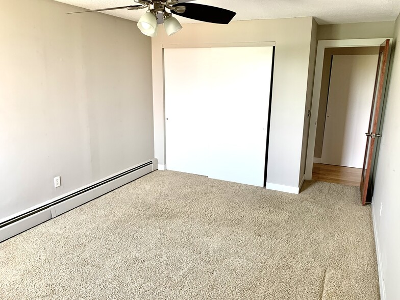 Bedroom - 2800 W 44th St