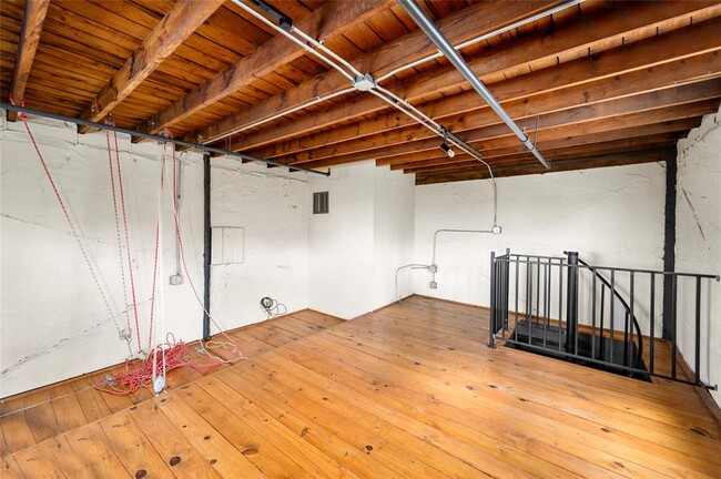 Building Photo - 1011 Wood St