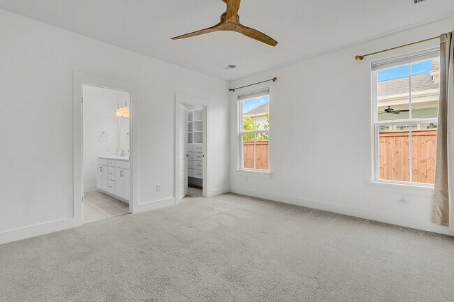 Building Photo - Must See Beautiful 3BR Home in Nexton with Primary Suite Downstairs and a Fenced in Yard & Upstai...