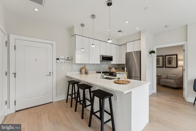 Building Photo - 1745 N St NW