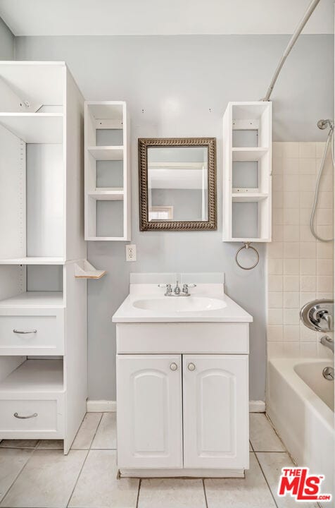 Building Photo - 15157 Valleyheart Dr