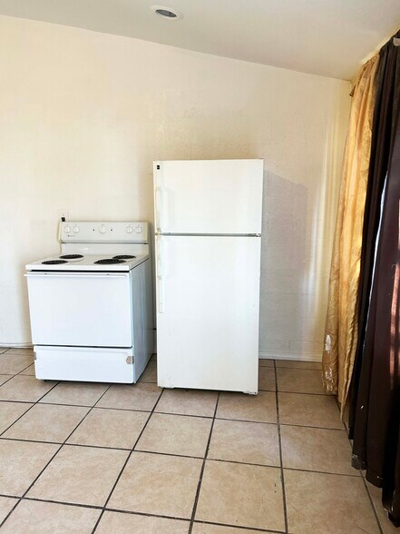 Building Photo - 1118 Laurel Ave