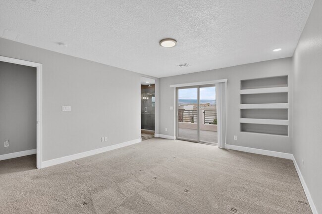 Building Photo - 5603 Linq Ct NE