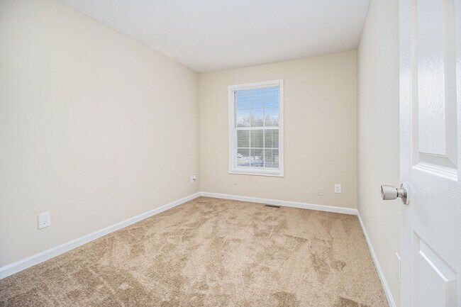 Building Photo - 3499 Lehigh Way