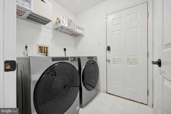 Building Photo - 701 Kilduff Ct