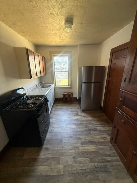 Building Photo - 333-335-335 2nd St