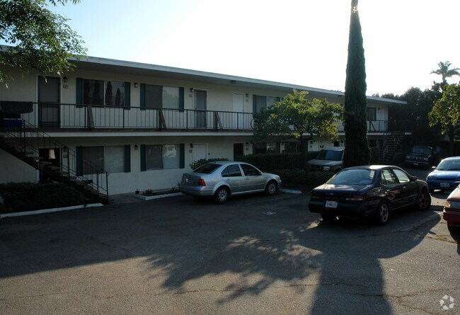 Building Photo - Lis