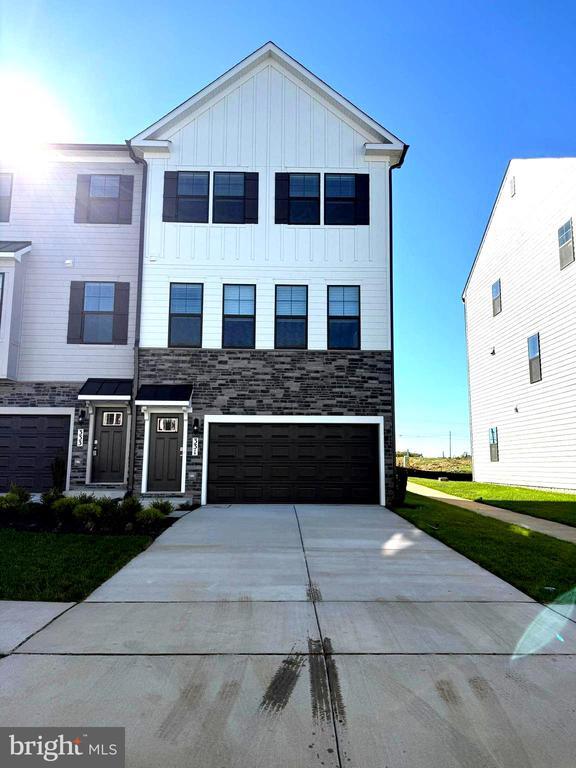 Building Photo - 331 Ensemble Wy